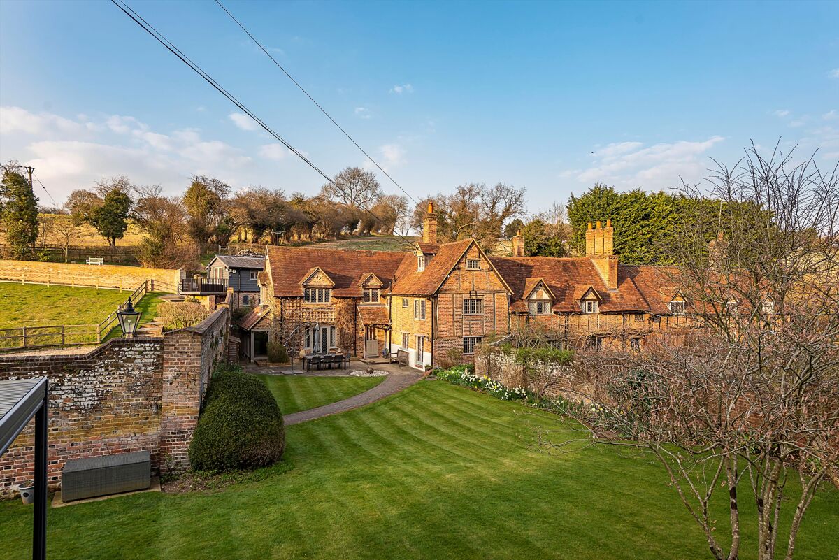 house for sale in Frithsden Gardens, Frithsden, Hemel Hempstead