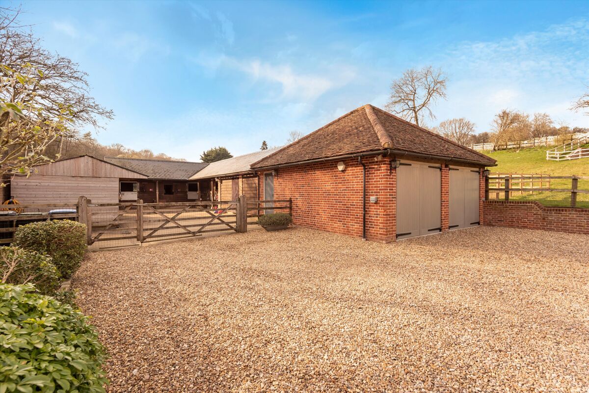 house for sale in Frithsden Gardens, Frithsden, Hemel Hempstead