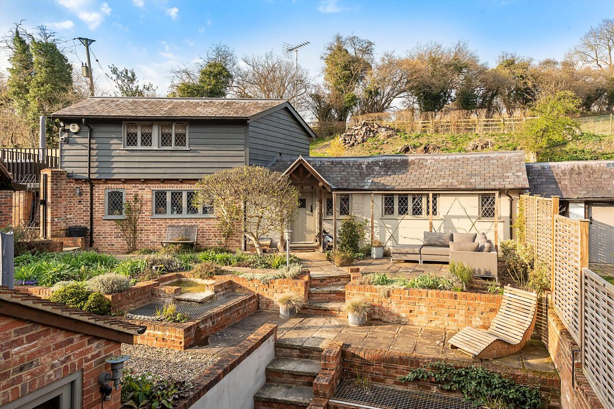 house for sale in Frithsden Gardens, Frithsden, Hemel Hempstead, Hertfordshire, HP1