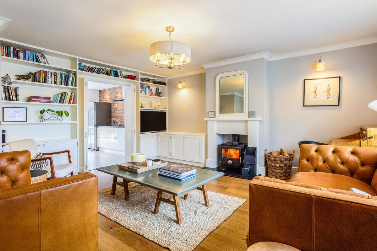 house for sale in Crossways, Beaconsfield, HP9 BCN012391956 Knight