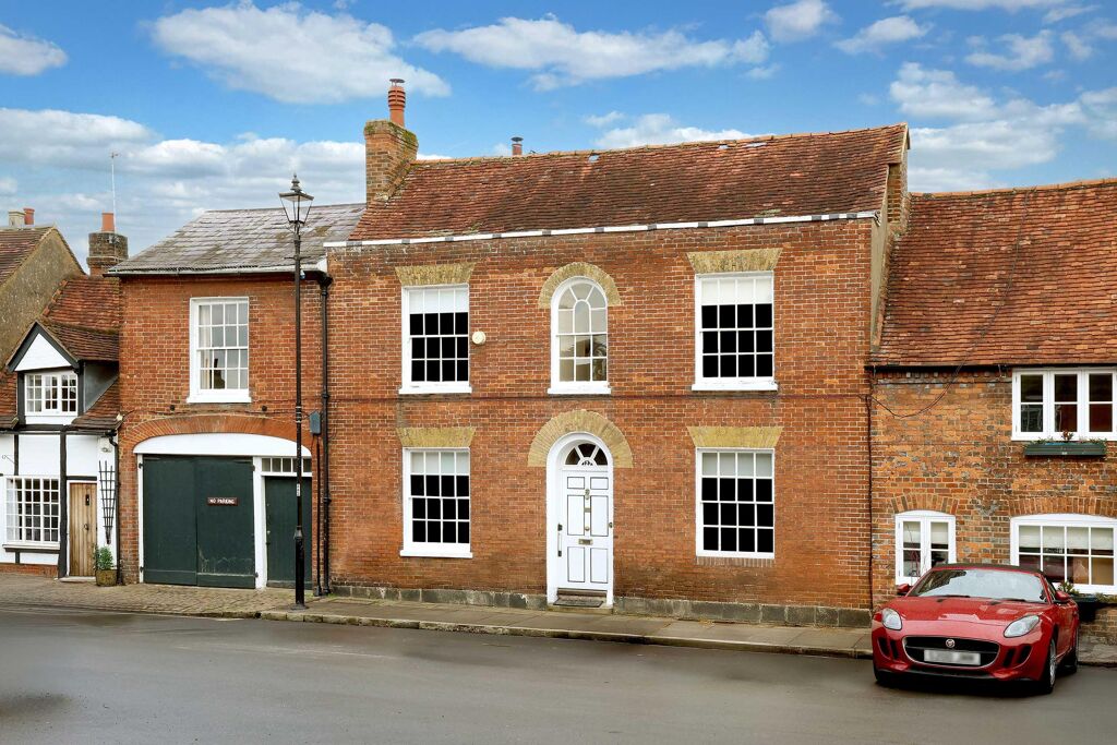 Image of High Street, Amersham, HP7