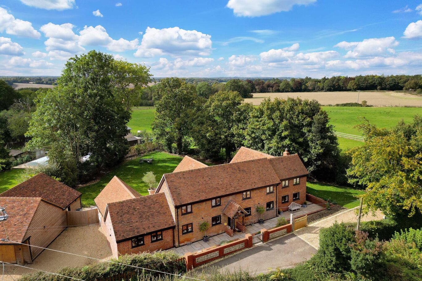 Image of Ledgemore Lane, Great Gaddesden, Hemel Hempstead, Hertfordshire, HP2