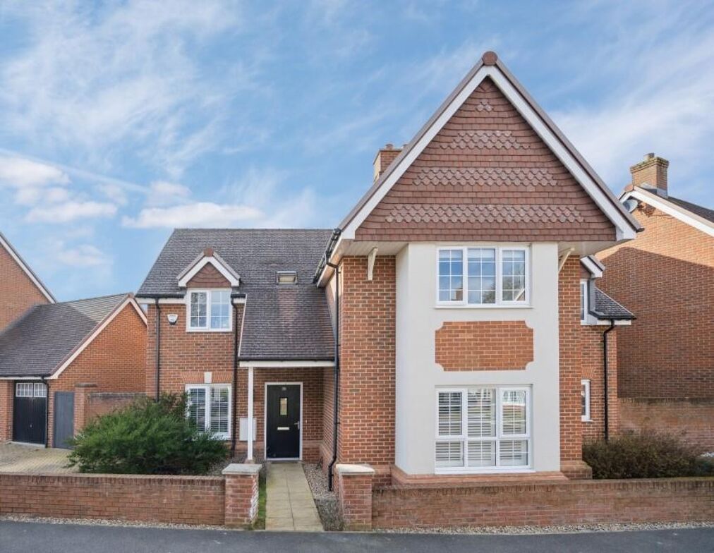 Image of Elizabeth II Avenue, Berkhamsted, Hertfordshire, HP4