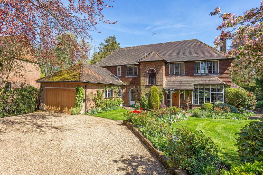 Image of Bushfield Road, Bovingdon, Hemel Hempstead, Hertfordshire, HP3