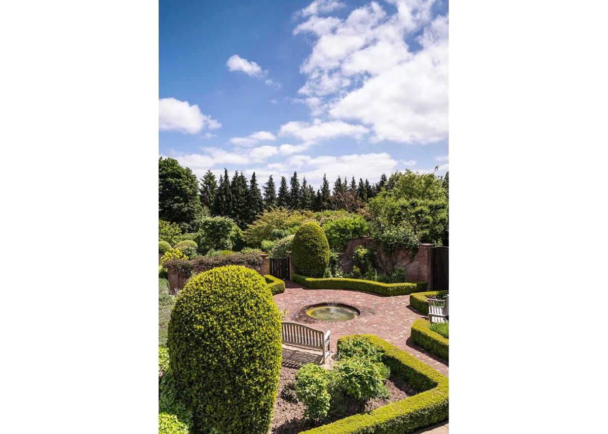 house for sale in Beacon Hill, Penn, High Buckinghamshire