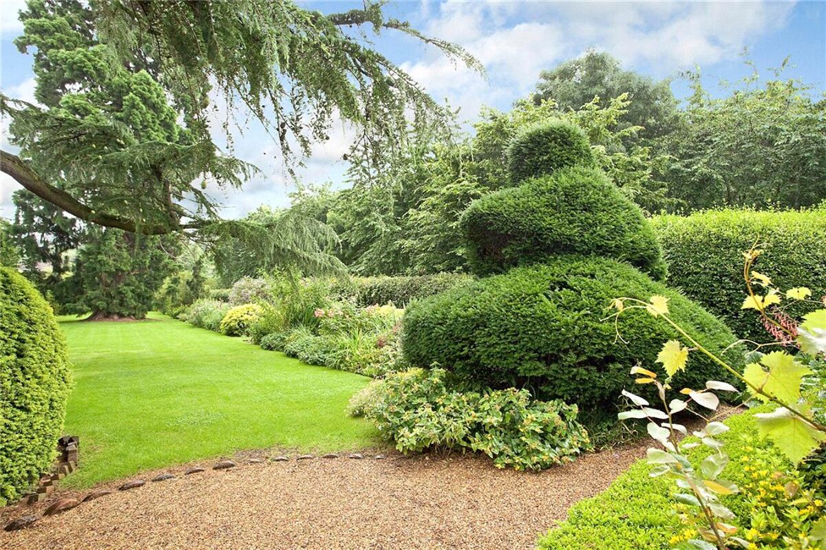 house for sale in Poundfield Lane, Cookham, Maidenhead, Berkshire, SL6 BCN130204 Knight Frank