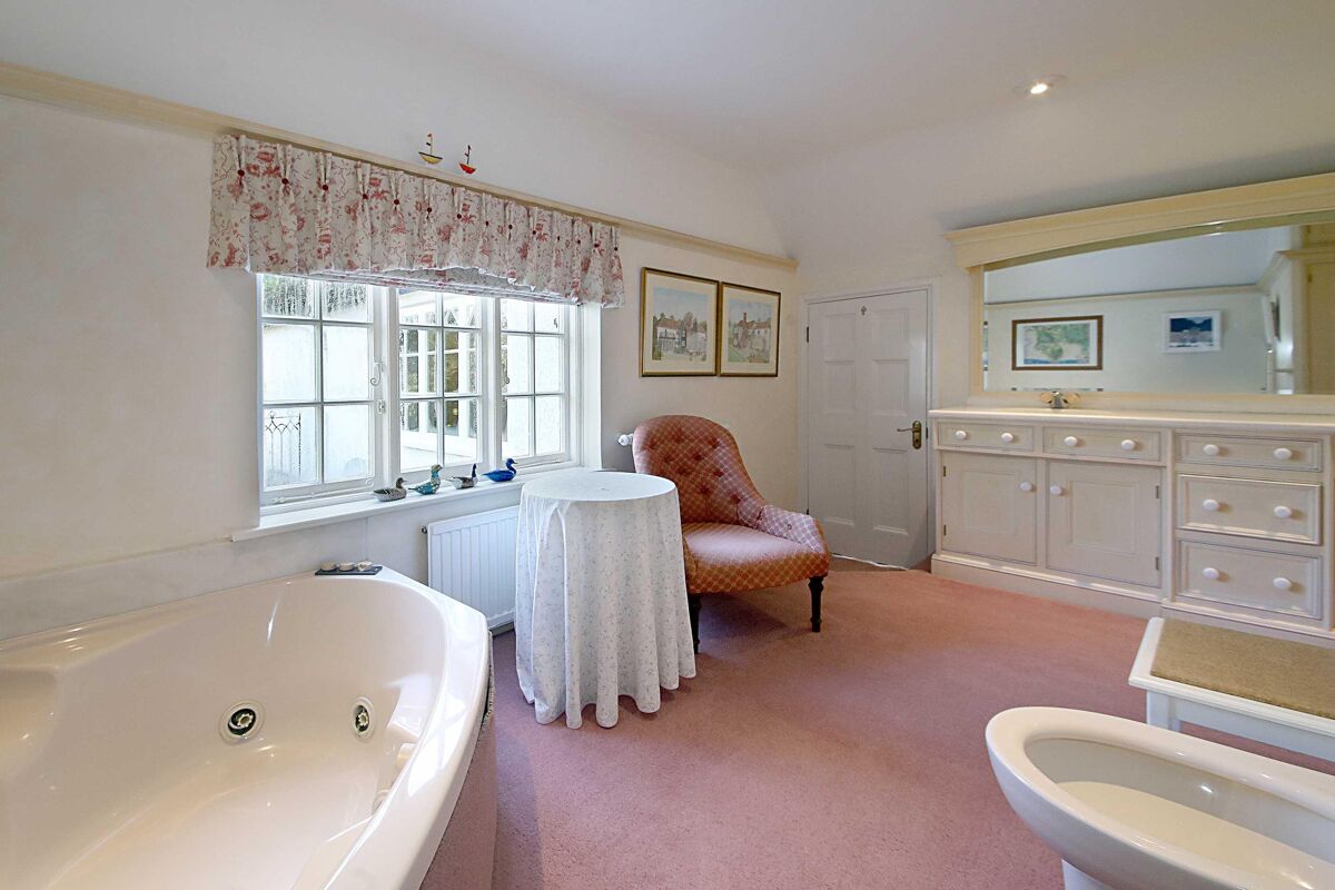 house for sale in The Common, Chipperfield, Kings Langley