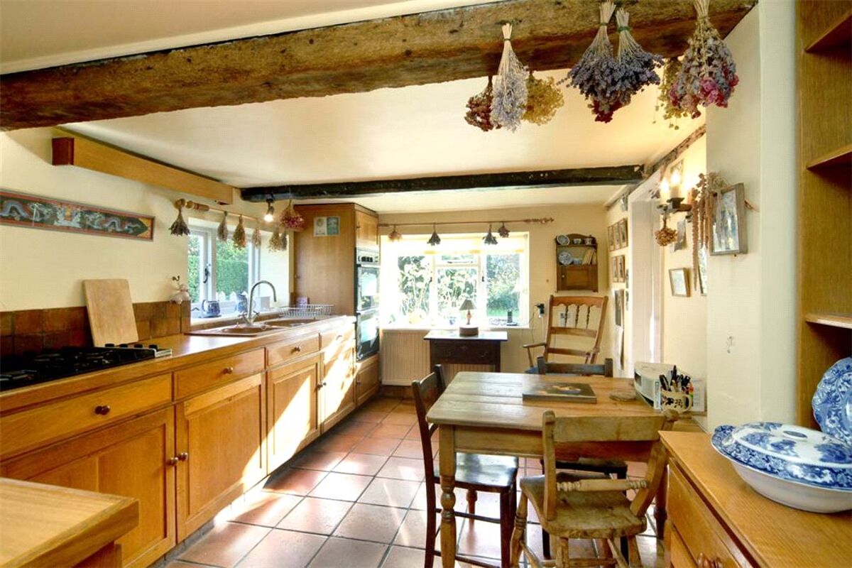 house for sale in High Street, Chinnor, Oxfordshire, OX39 BCN140202