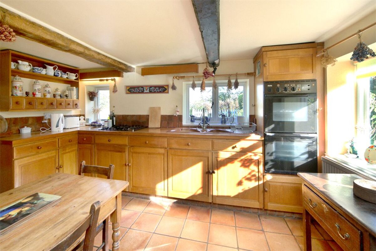 house for sale in High Street, Chinnor, Oxfordshire, OX39 BCN140202