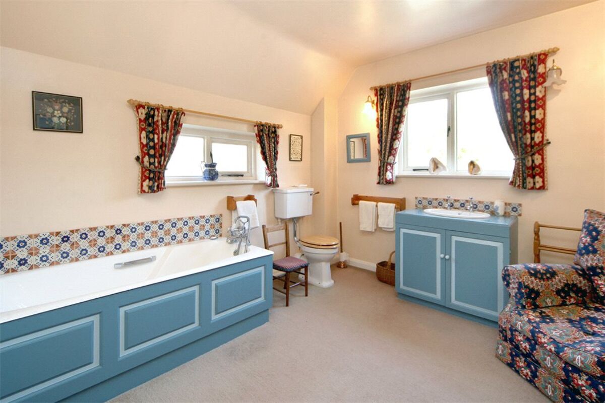 house for sale in High Street, Chinnor, Oxfordshire, OX39 BCN140202