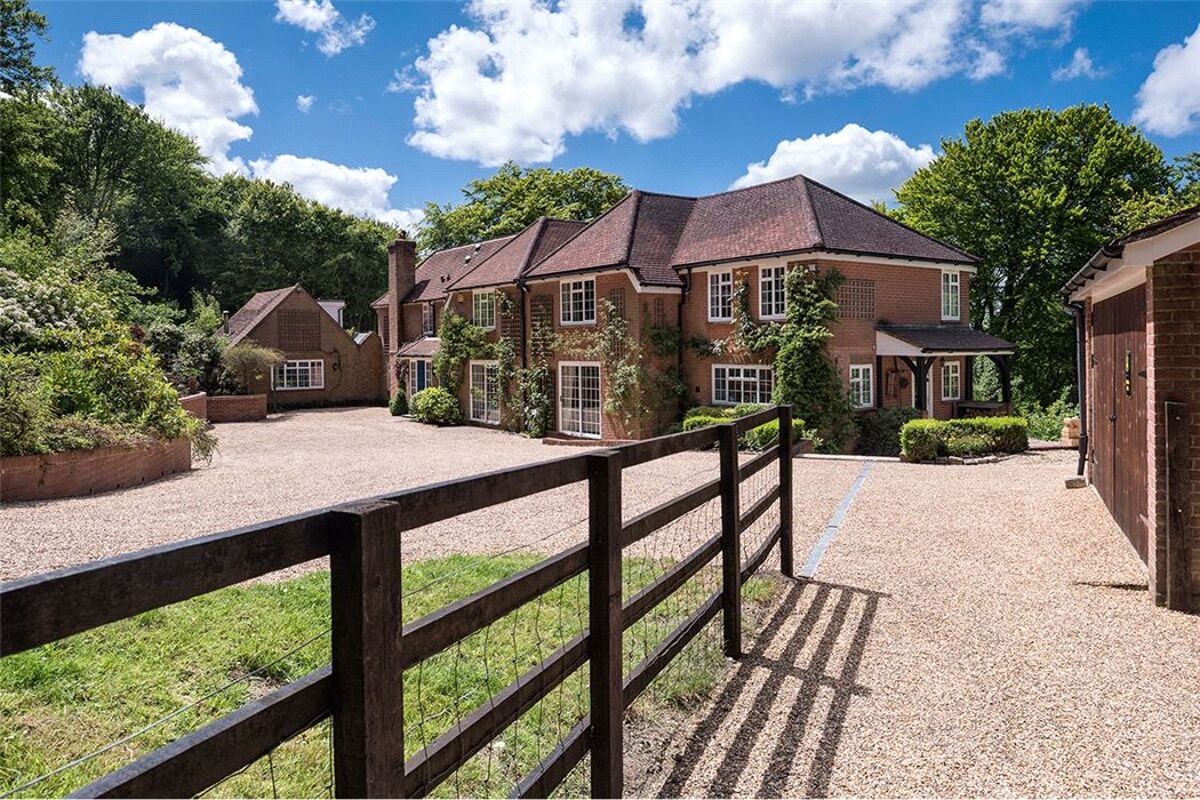 house for sale in Chinnor Hill, Chinnor, Oxfordshire, OX39 BCN150145