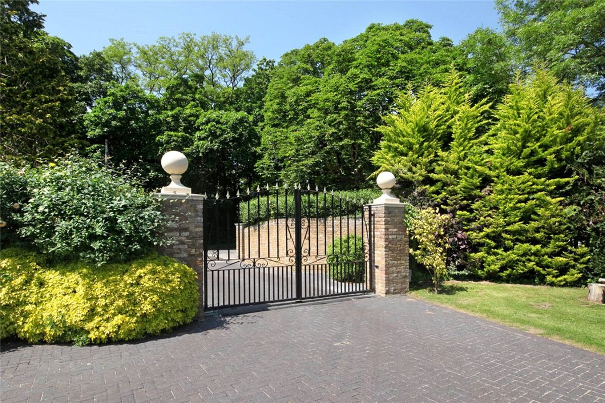 house for sale in Framewood Road, Fulmer, Berkshire, SL2 BCN160148