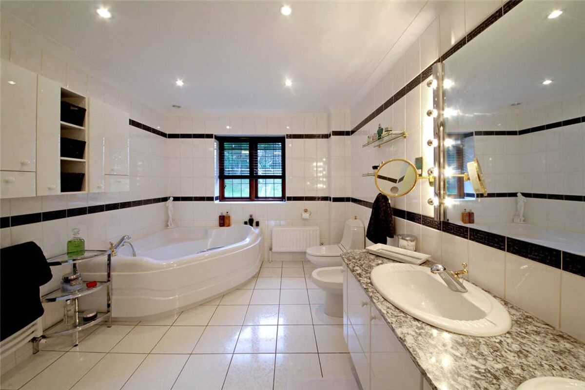 house for sale in Camp Road, Gerrards Cross, SL9 BCN170034 Knight Frank