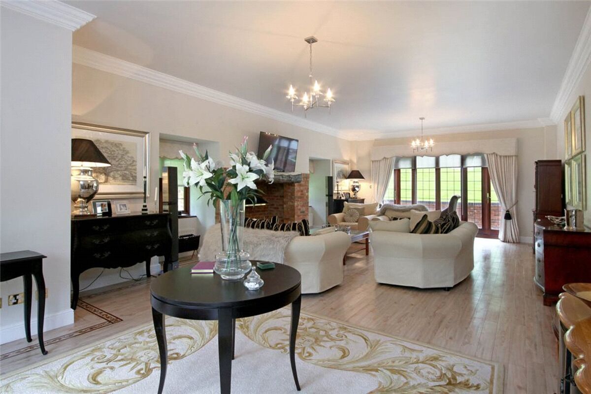 house for sale in Camp Road, Gerrards Cross, SL9 BCN170034 Knight Frank