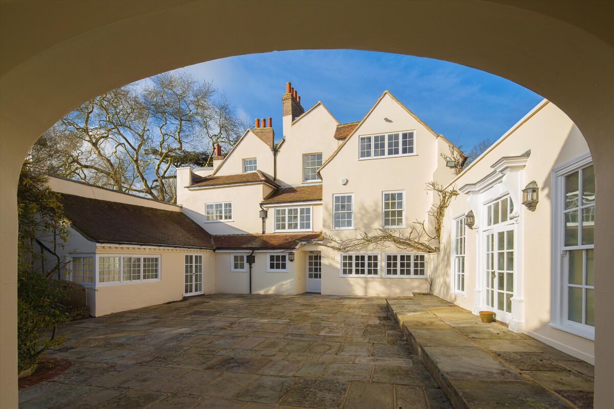 house for sale in Little Chalfont, Amersham, Buckinghamshire, HP7 BCN170183 Knight Frank