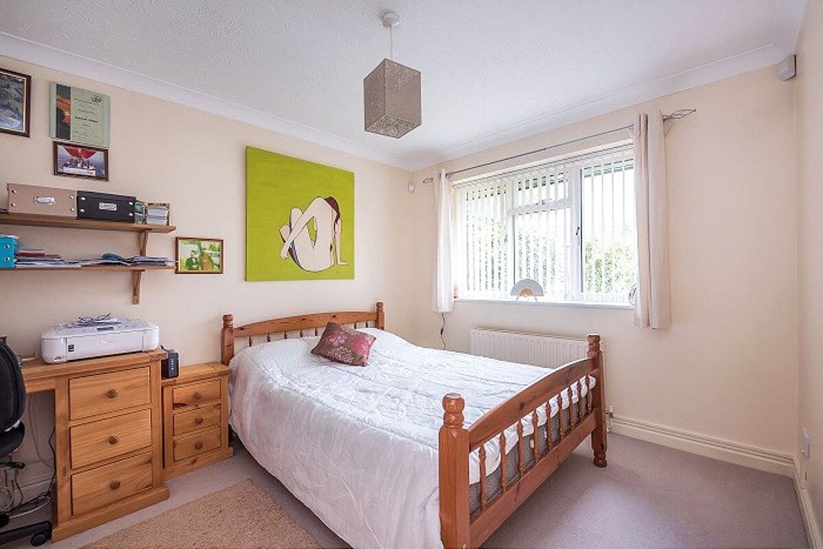 house for sale in Slough Road, Iver, SL0 BCN170285 Knight Frank