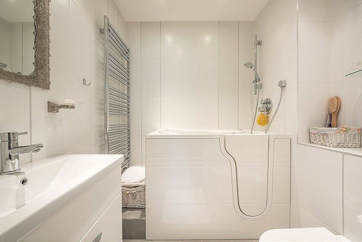 house for sale in Slough Road, Iver, SL0 BCN170285 Knight Frank