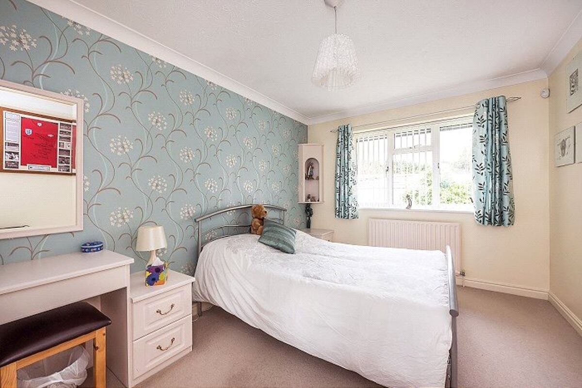 house for sale in Slough Road, Iver, SL0 BCN170285 Knight Frank