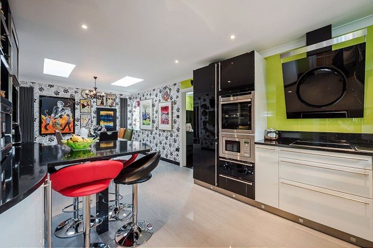 house for sale in Slough Road, Iver, SL0 BCN170285 Knight Frank