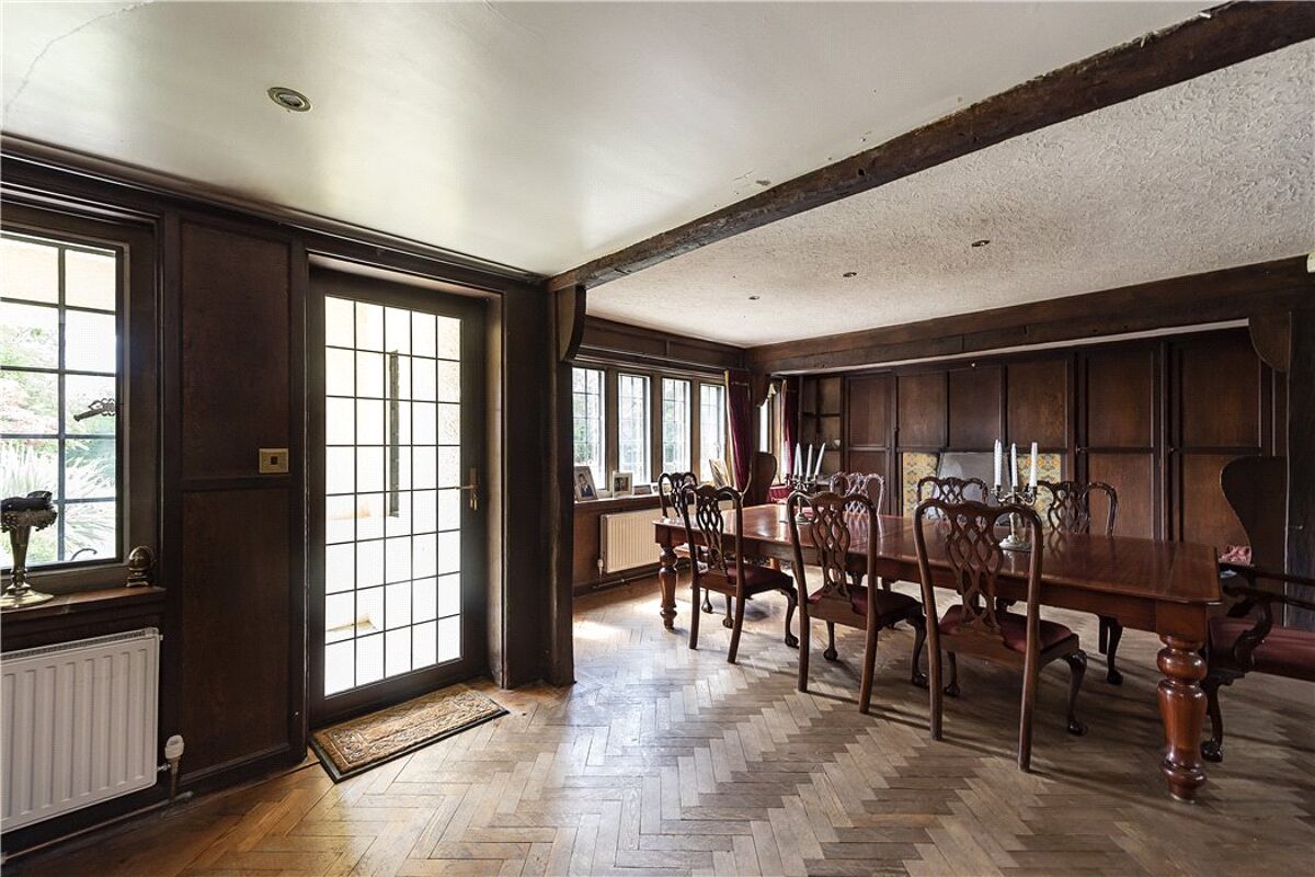 house for sale in Chipperfield Road, Kings Langley, Hertfordshire, WD4