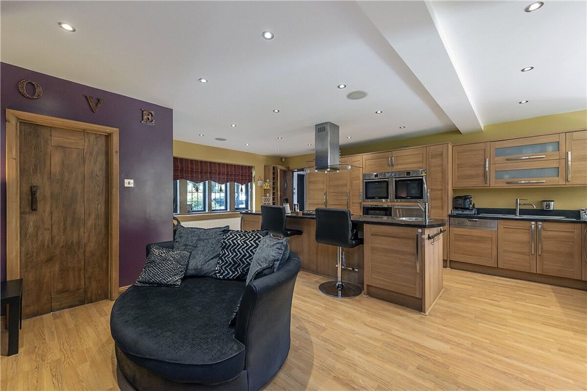 house for sale in Chipperfield Road, Kings Langley, Hertfordshire, WD4