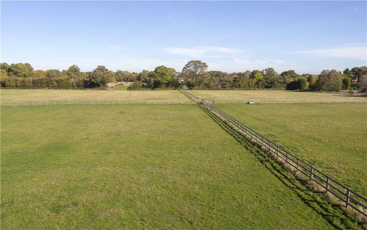 house for sale in Ashley Green, Buckinghamshire, HP5 BCN180368 Knight Frank