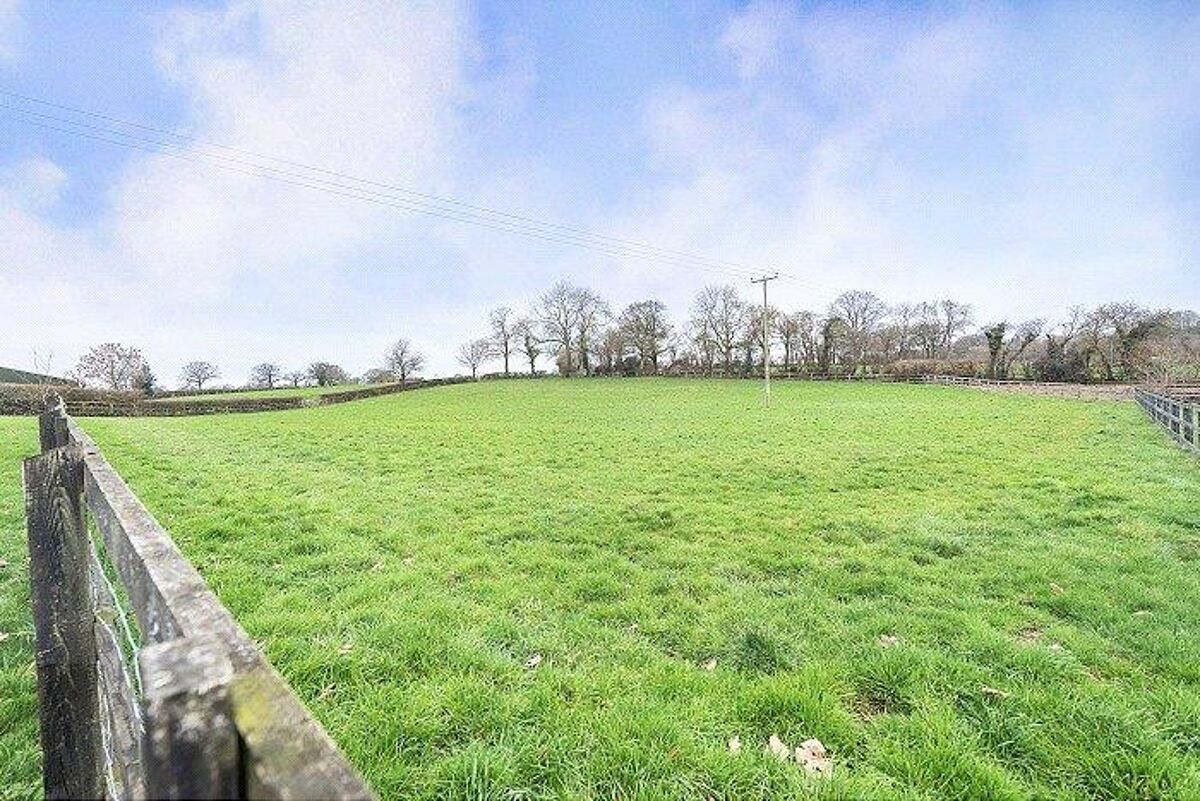 house for sale in Windmill Lane, Widmer End, High