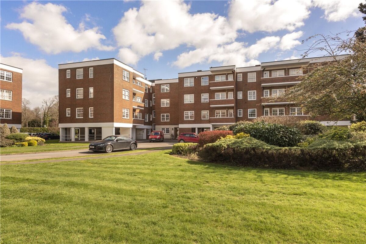 flat for sale in Bulstrode Court, Gerrards Cross, Buckinghamshire, SL9 BCN190057 Knight Frank
