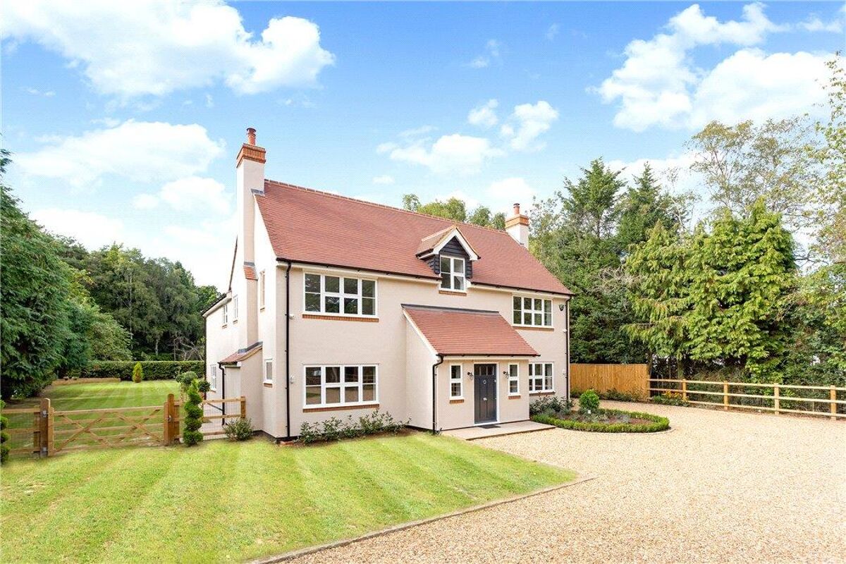 house for sale in Long Lane, Bovingdon, Hemel Hempstead, Hertfordshire
