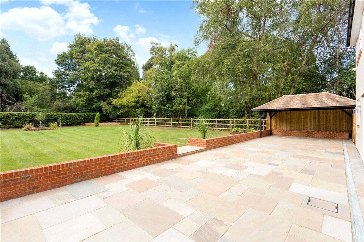 house for sale in Long Lane, Bovingdon, Hemel Hempstead, Hertfordshire