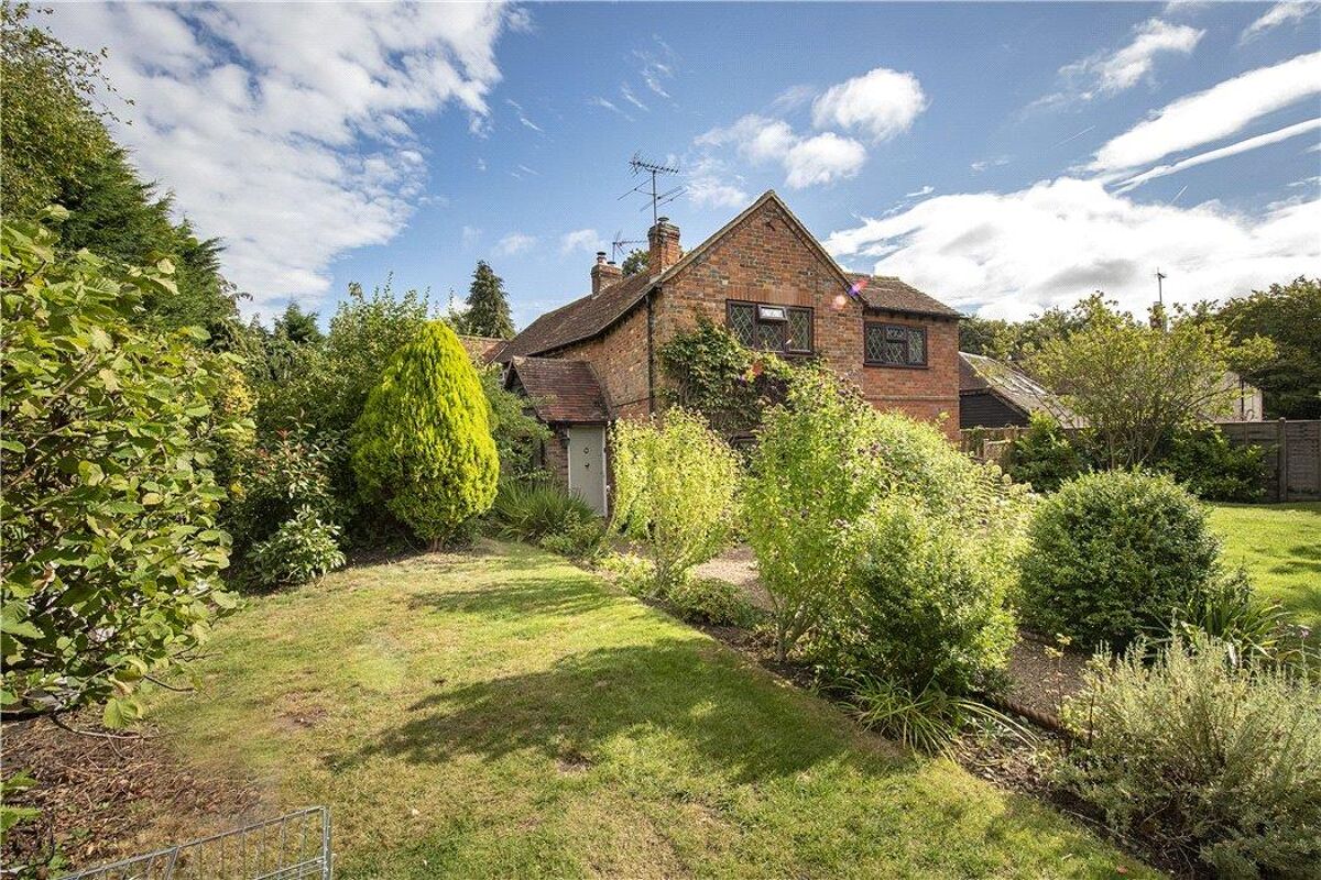 house for sale in Buckland Common, Tring, Buckinghamshire, HP23