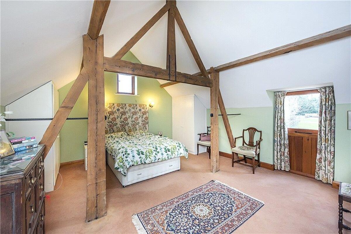 house for sale in Bank Green, Bellingdon, Chesham, Buckinghamshire, HP5