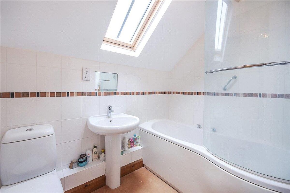 house for sale in Bank Green, Bellingdon, Chesham, Buckinghamshire, HP5