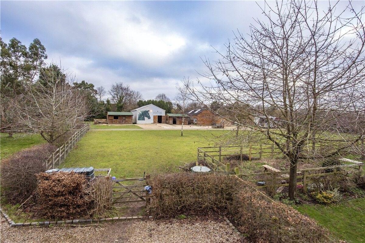 house for sale in Bank Green, Bellingdon, Chesham, Buckinghamshire, HP5