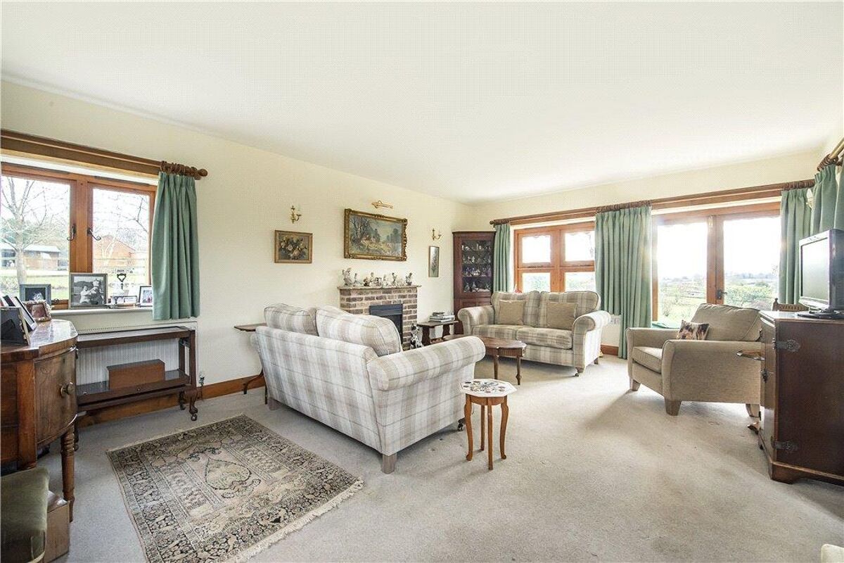 house for sale in Bank Green, Bellingdon, Chesham, Buckinghamshire, HP5