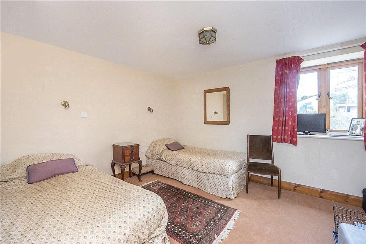 house for sale in Bank Green, Bellingdon, Chesham, Buckinghamshire, HP5