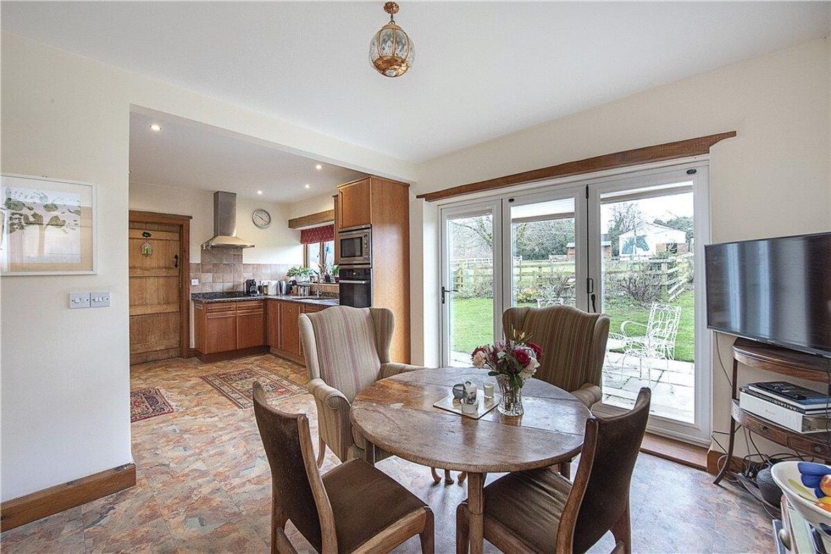 house for sale in Bank Green, Bellingdon, Chesham, Buckinghamshire, HP5