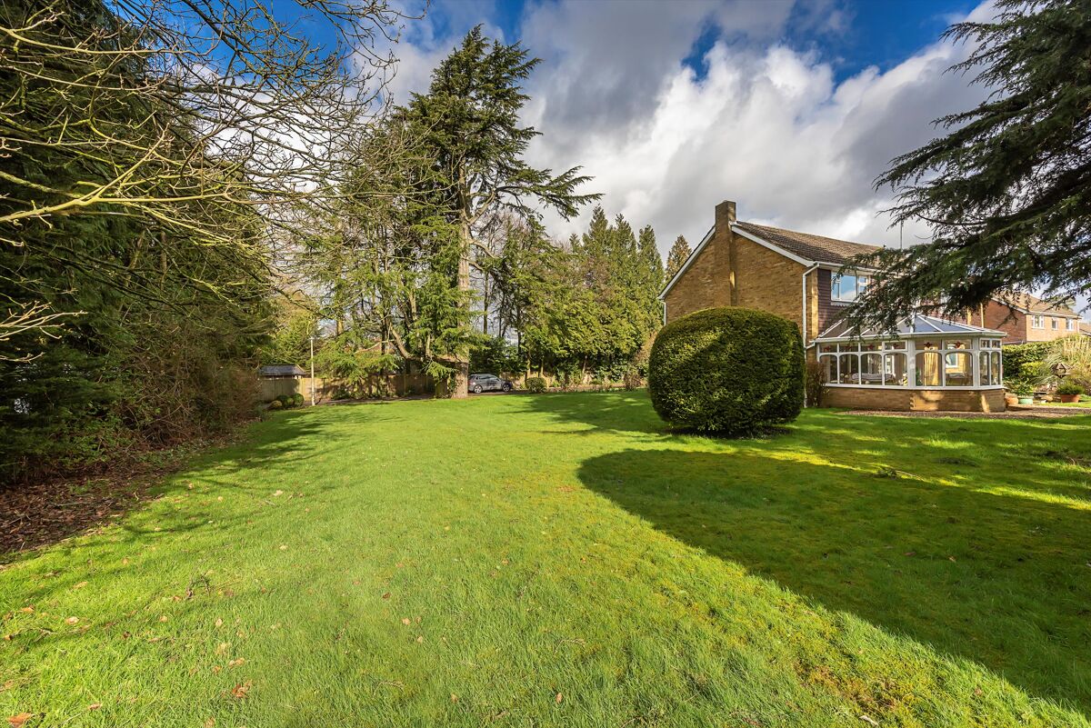 House for sale in Felden Drive, Felden, Hemel Hempstead, Hertfordshire