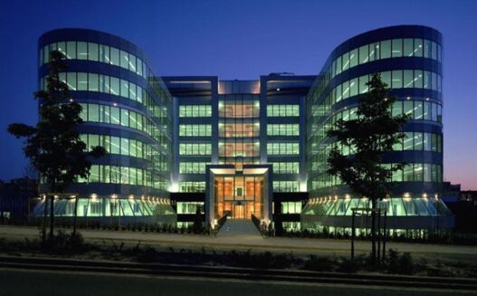 Picture of 614 - 4 615 m² Bureau Plaine 17 Building, for rent.
