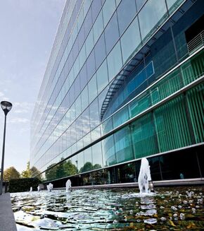 Picture of 601 - 1,858 sqm Office RUBENS, for rent.