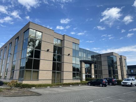Picture of 88 - 5,925 sqm Office INTERCITY BUSINESS PARK 17, for rent.