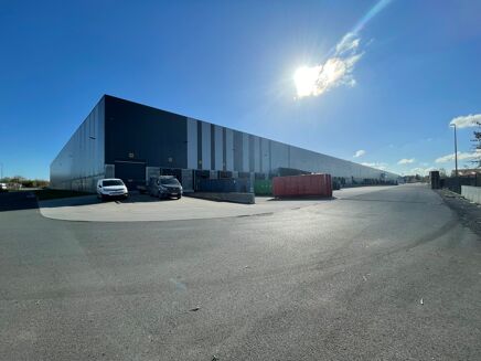 Picture of 12 953 - 29 381 m² Industriel for rent.