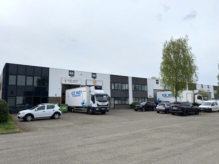 Picture of 2 343 m² Industriel BRIXTON BUSINESS PARK, for rent.