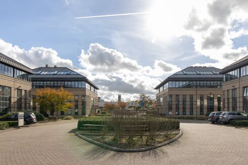 Picture of 177 - 1,898 sqm Office GREENHILL CAMPUS, for rent.
