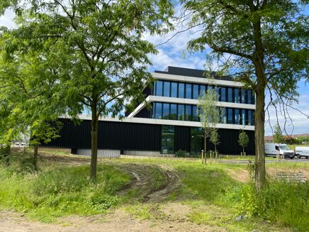 Picture of 654 - 6,113 sqm Office DRIE LINDEN BUSINESS PARK, for rent.