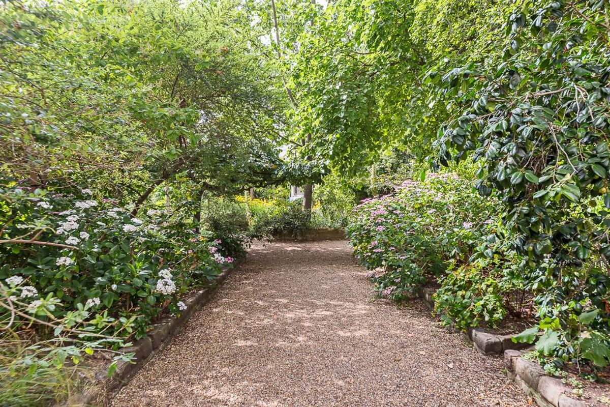 flat to rent in Eccleston Square, Pimlico, London, SW1V BEQ012085767