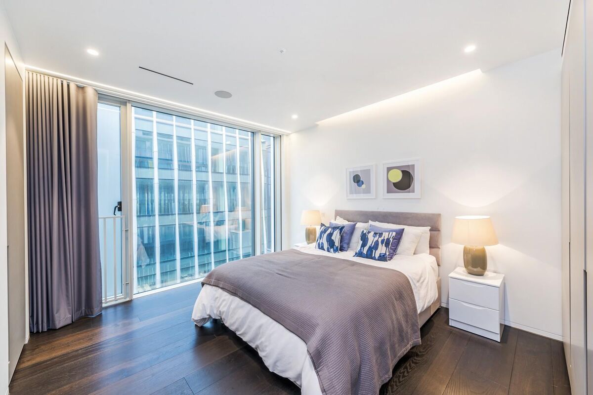 flat to rent in Buckingham Palace Road, Victoria, London, SW1W