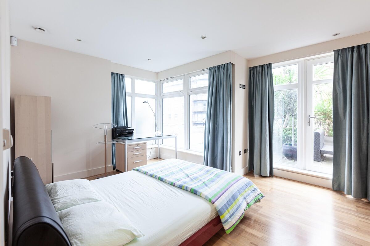 flat to rent in Moreton Street, Pimlico, London, SW1V BEQ012228599