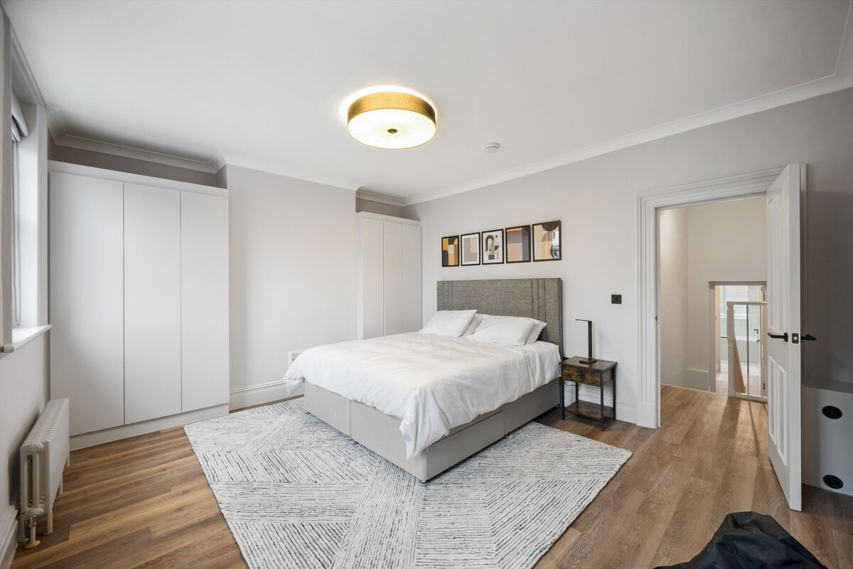 flat to rent in Vauxhall Bridge Road, London, SW1V BEQ012268911