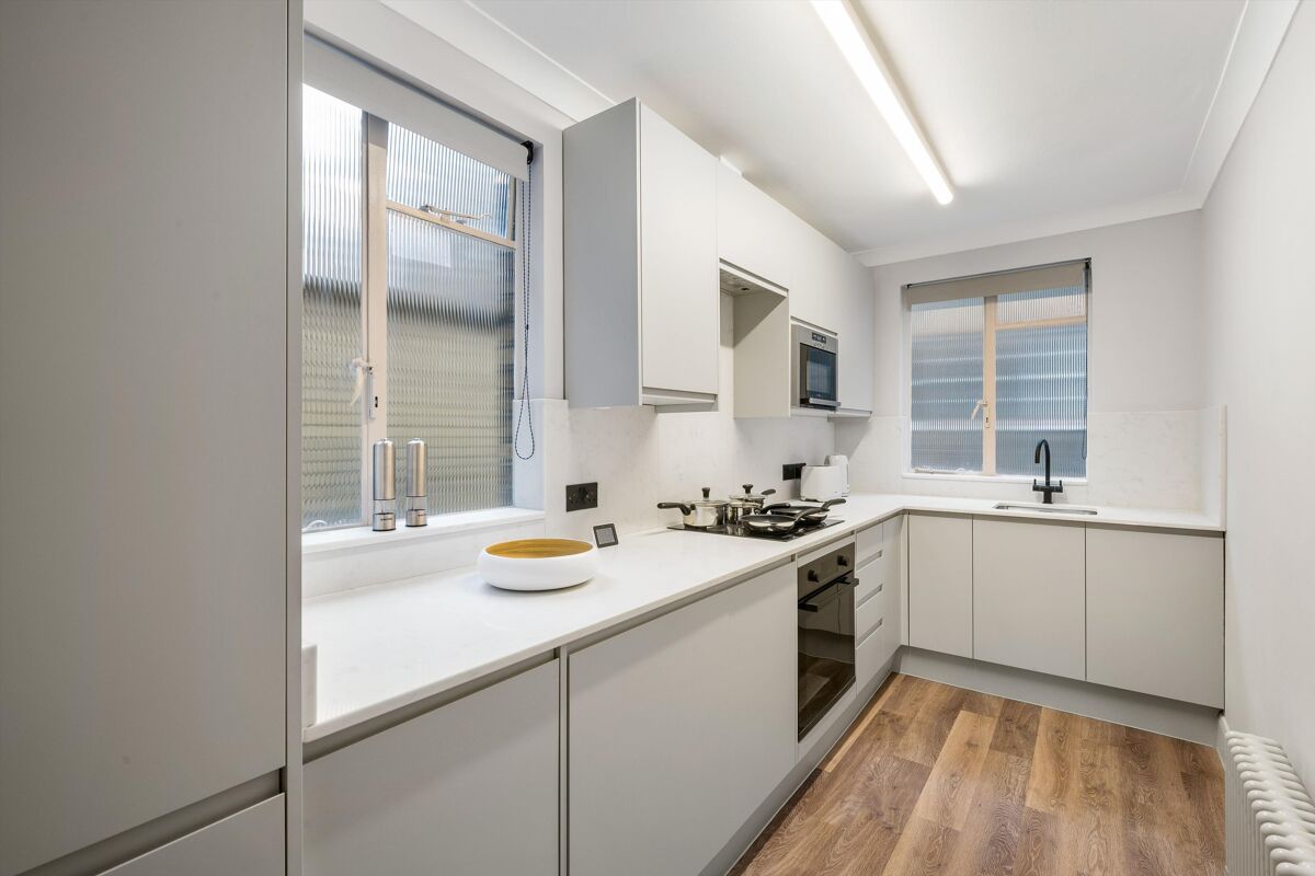 flat to rent in Vauxhall Bridge Road, London, SW1V BEQ012268911